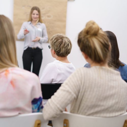 zuhörer in einer präsentation